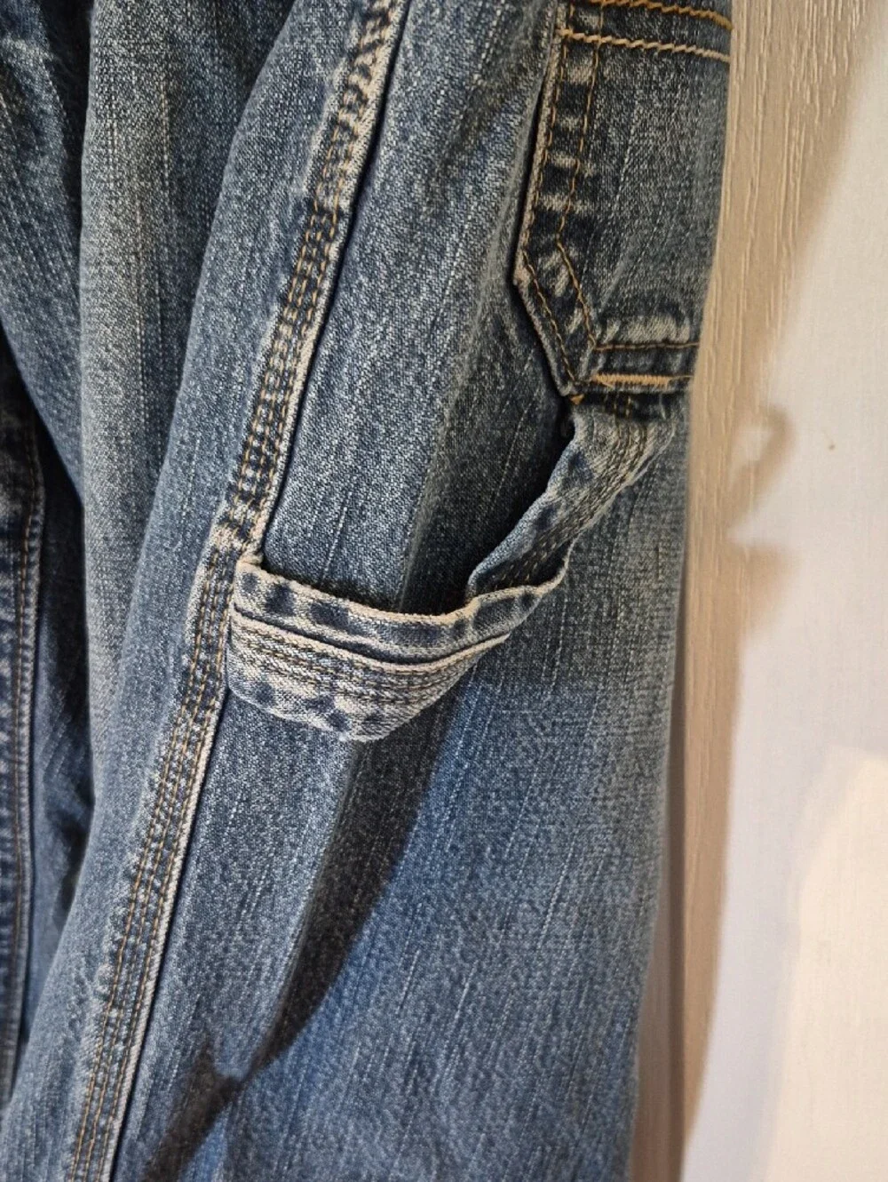 Old Navy Relaxed Fit Carpenter Jeans in Faded Blue